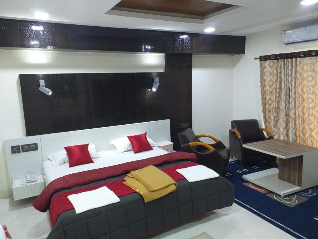 Grand Meridian Vinnamangalam Dış mekan fotoğraf