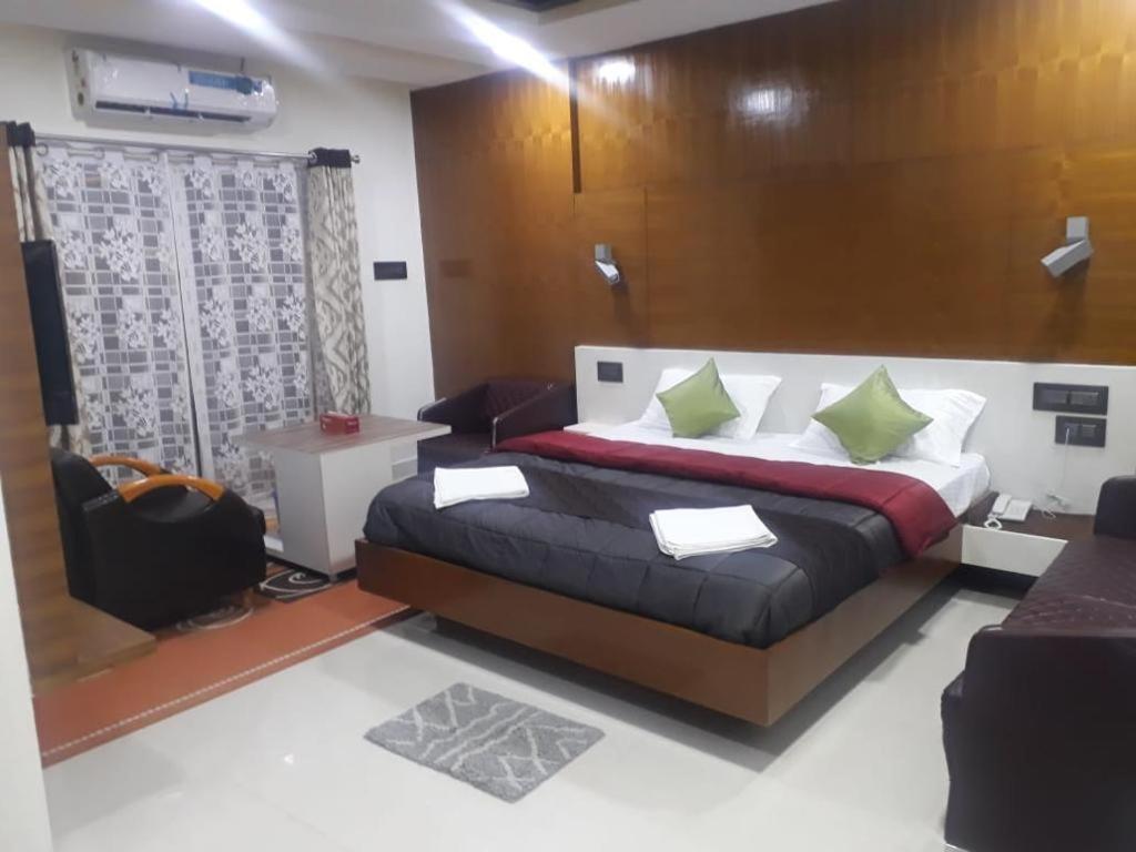 Grand Meridian Vinnamangalam Dış mekan fotoğraf