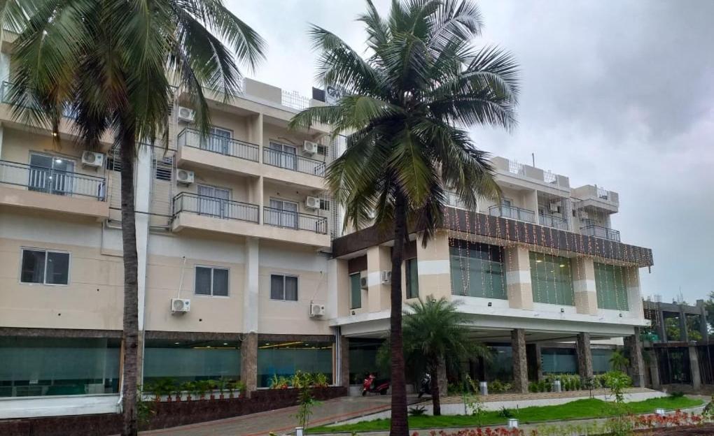 Grand Meridian Vinnamangalam Dış mekan fotoğraf