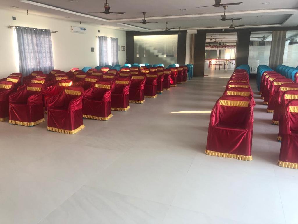Grand Meridian Vinnamangalam Dış mekan fotoğraf