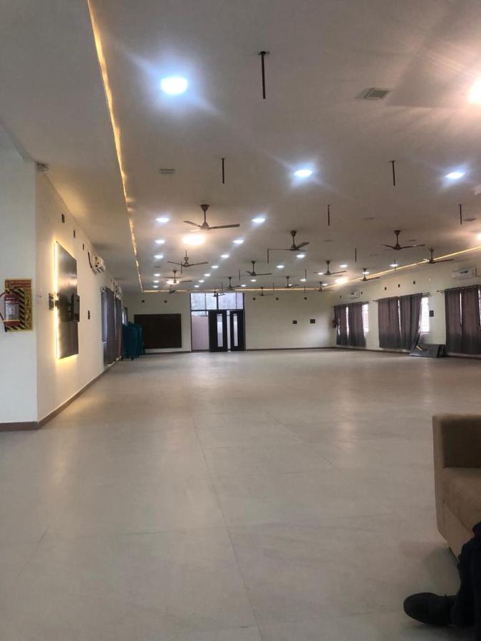 Grand Meridian Vinnamangalam Dış mekan fotoğraf