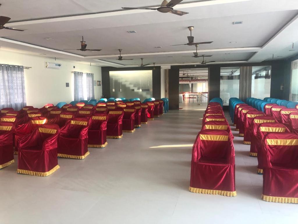 Grand Meridian Vinnamangalam Dış mekan fotoğraf