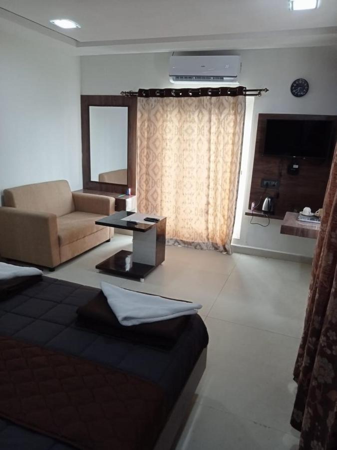 Grand Meridian Vinnamangalam Dış mekan fotoğraf