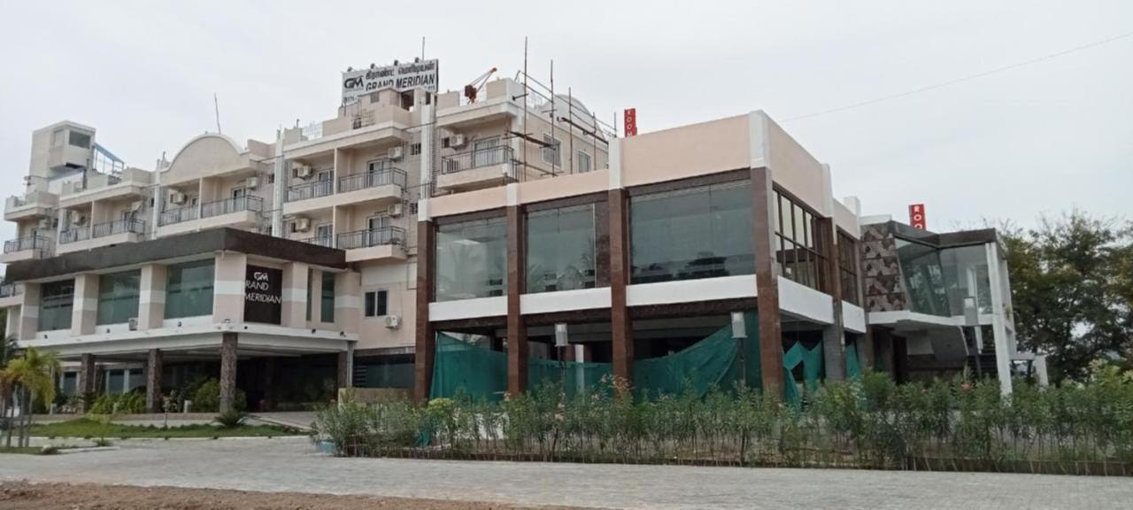 Grand Meridian Vinnamangalam Dış mekan fotoğraf