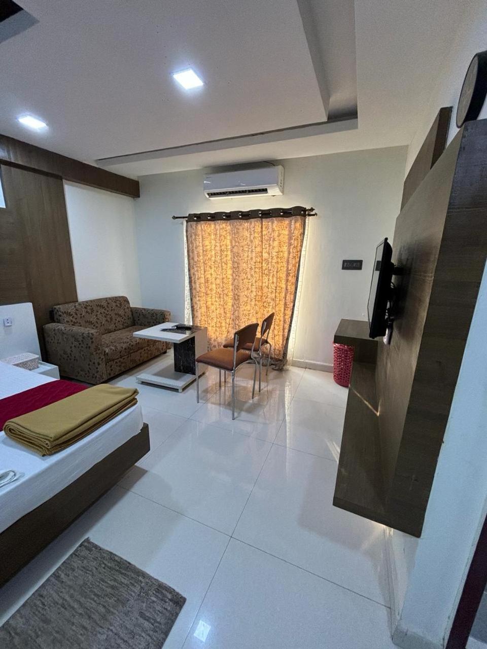 Grand Meridian Vinnamangalam Dış mekan fotoğraf