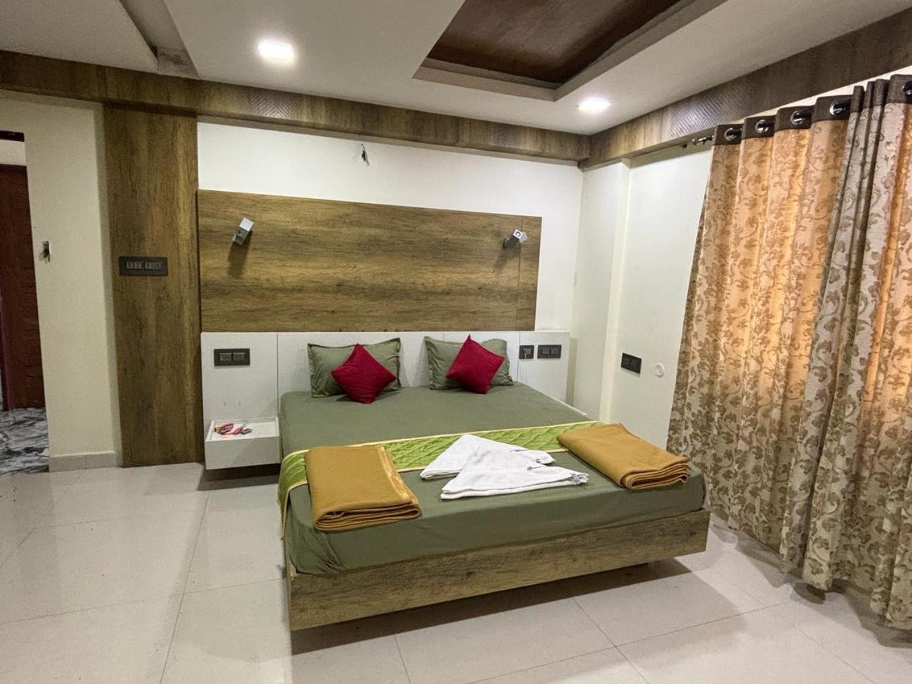 Grand Meridian Vinnamangalam Dış mekan fotoğraf