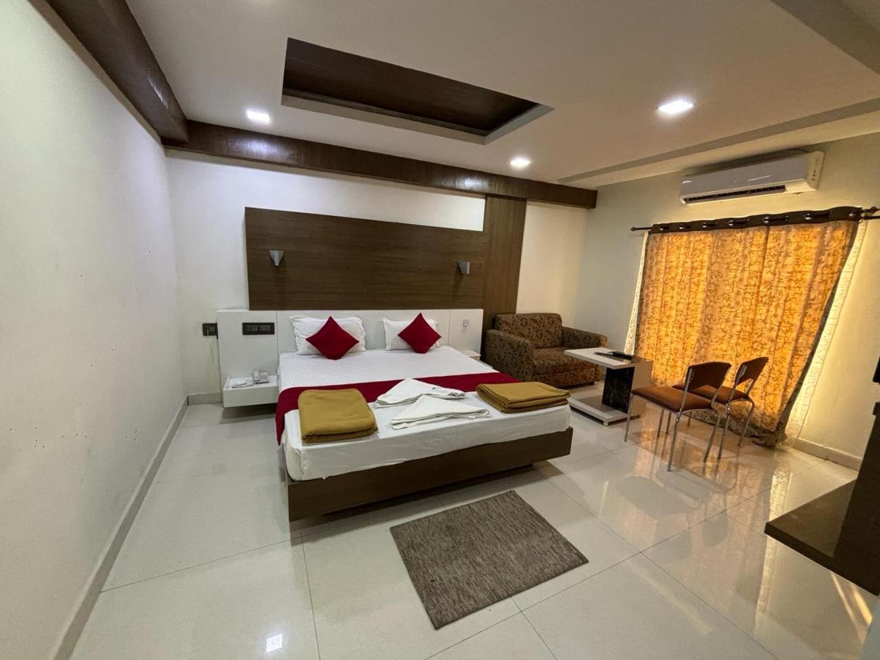 Grand Meridian Vinnamangalam Dış mekan fotoğraf
